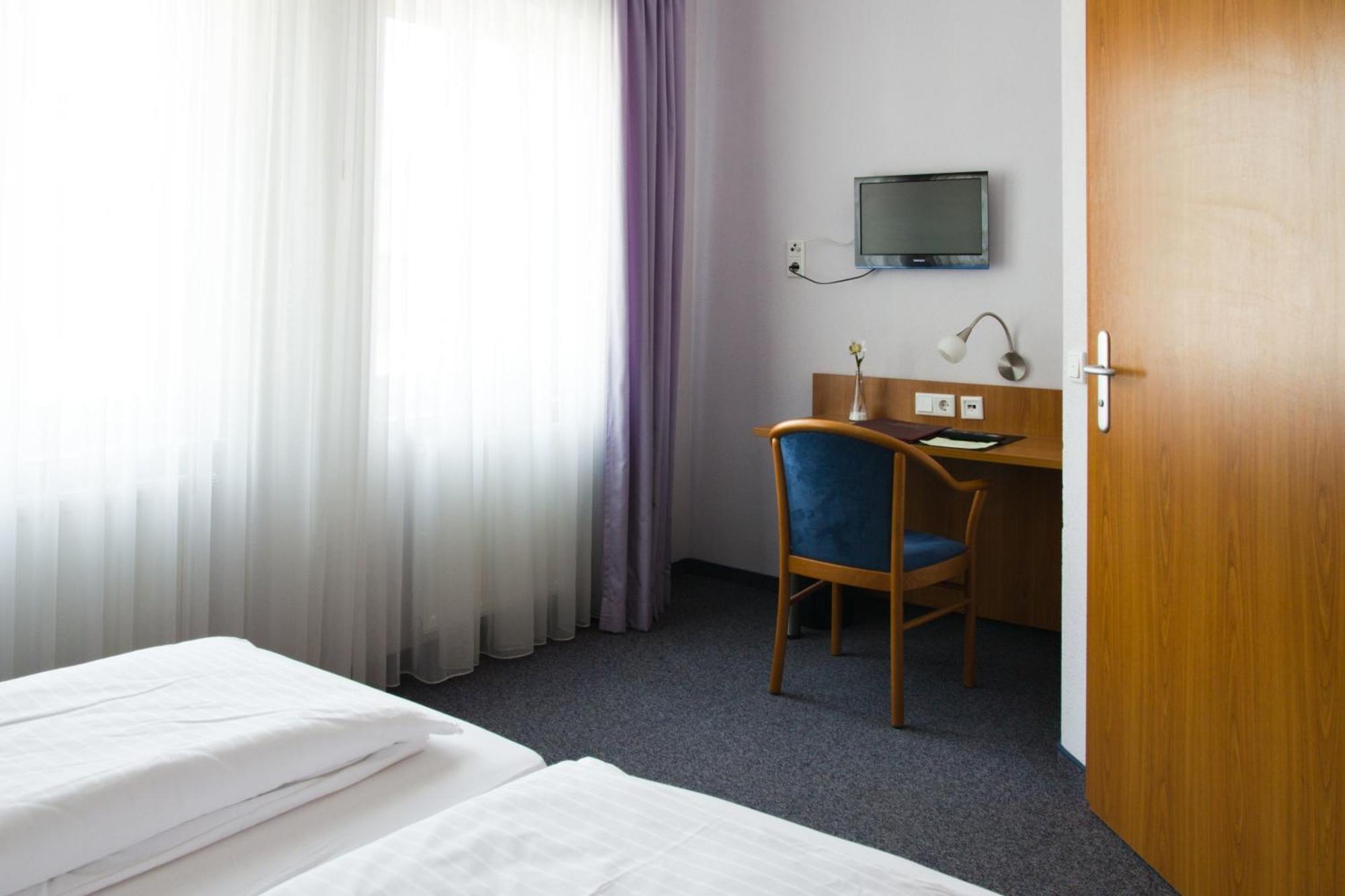 Gaestehaus Zur Kurve Zirndorf Phòng bức ảnh