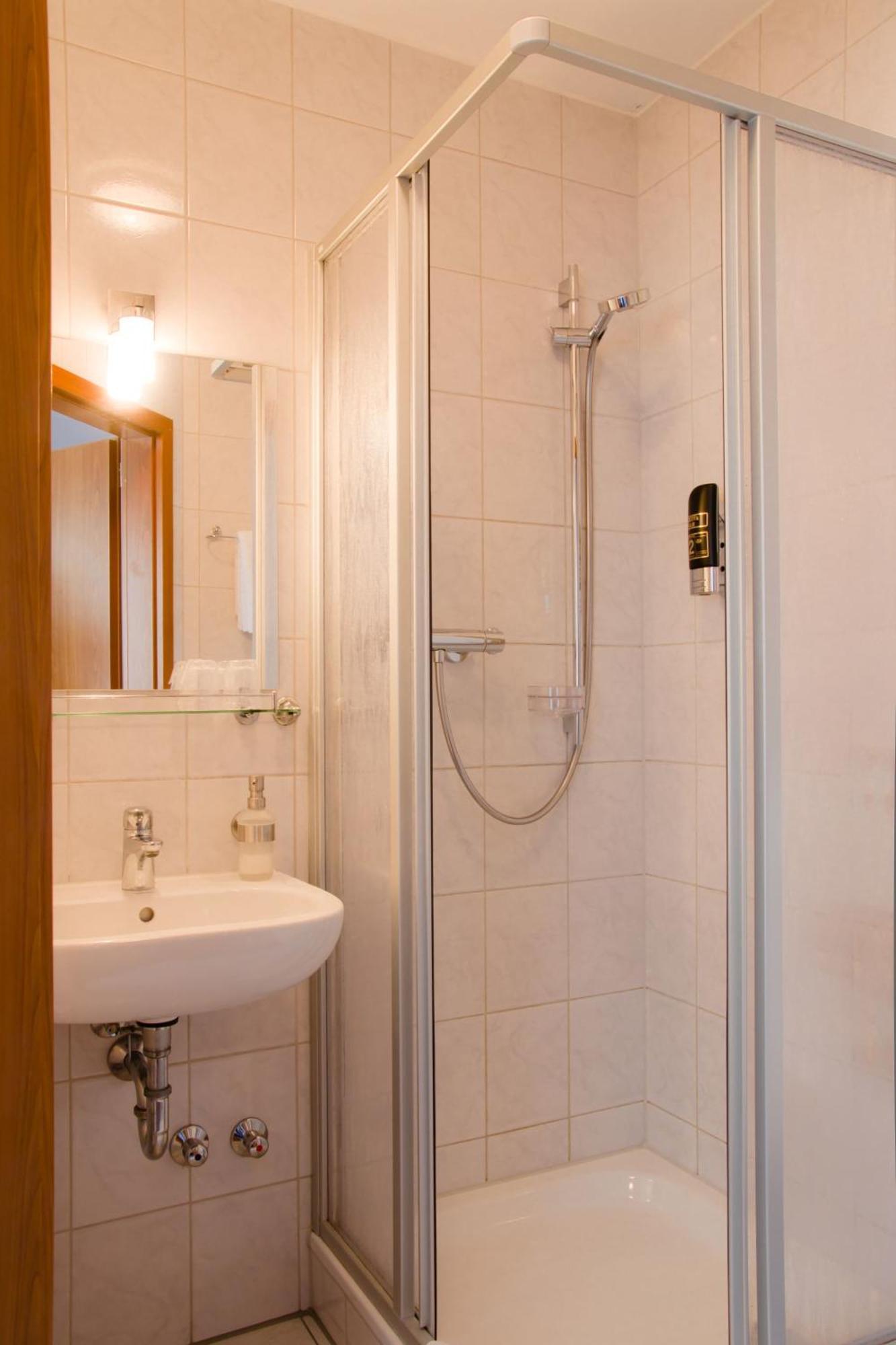 Gaestehaus Zur Kurve Zirndorf Phòng bức ảnh