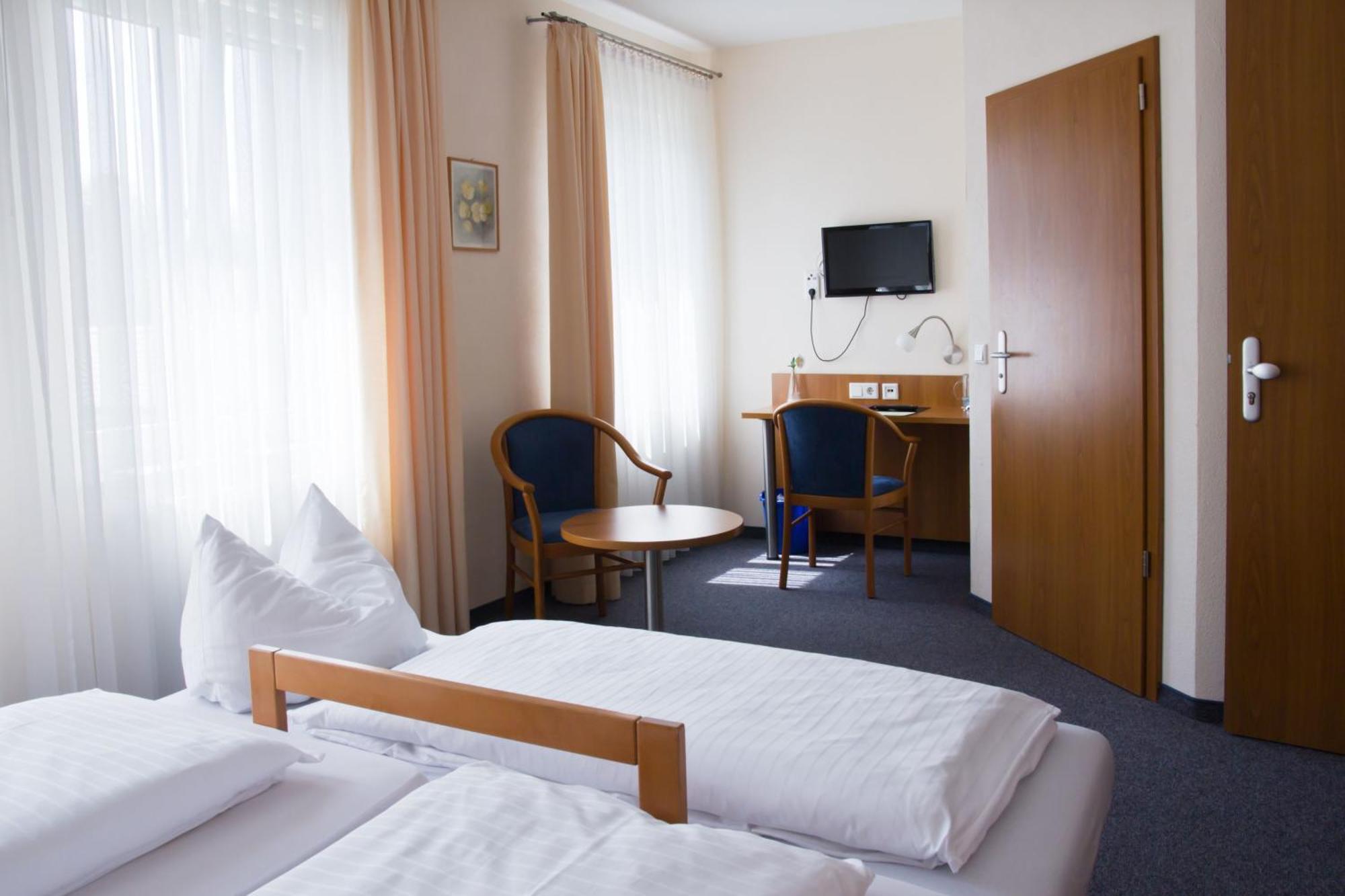 Gaestehaus Zur Kurve Zirndorf Phòng bức ảnh