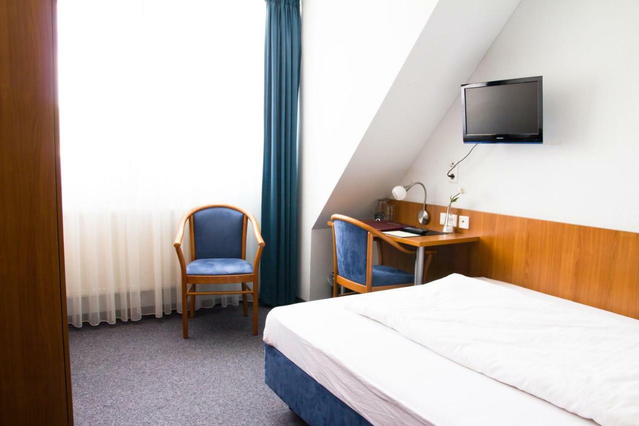 Gaestehaus Zur Kurve Zirndorf Ngoại thất bức ảnh